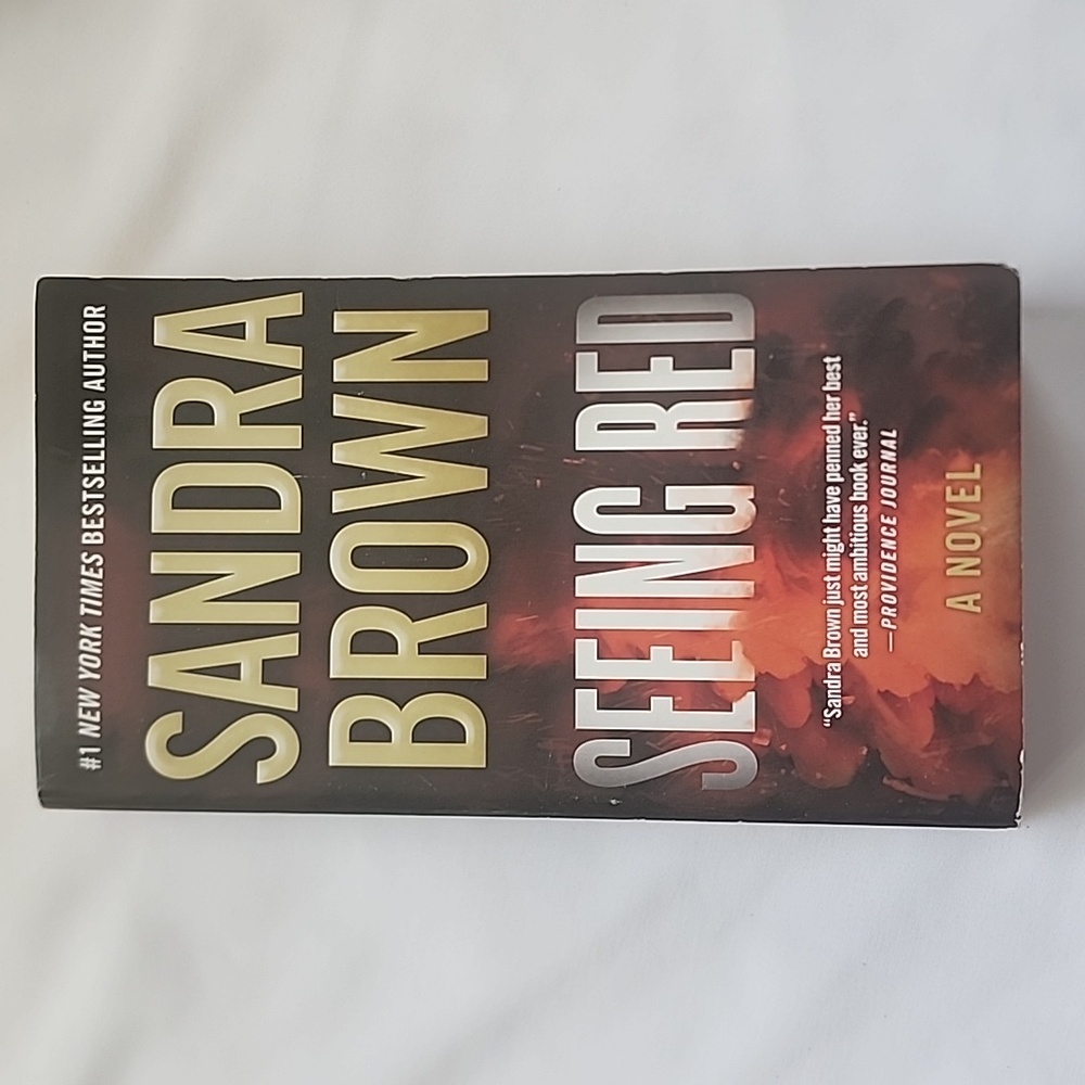 EUC Author Sandra Brown Seeing Red Paperback Novel Book